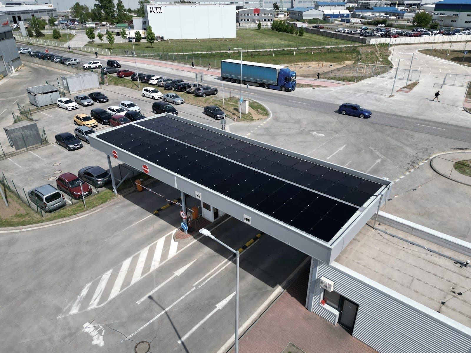 D a K - Küster, Bratislava, 34,2 kWp (1/4)