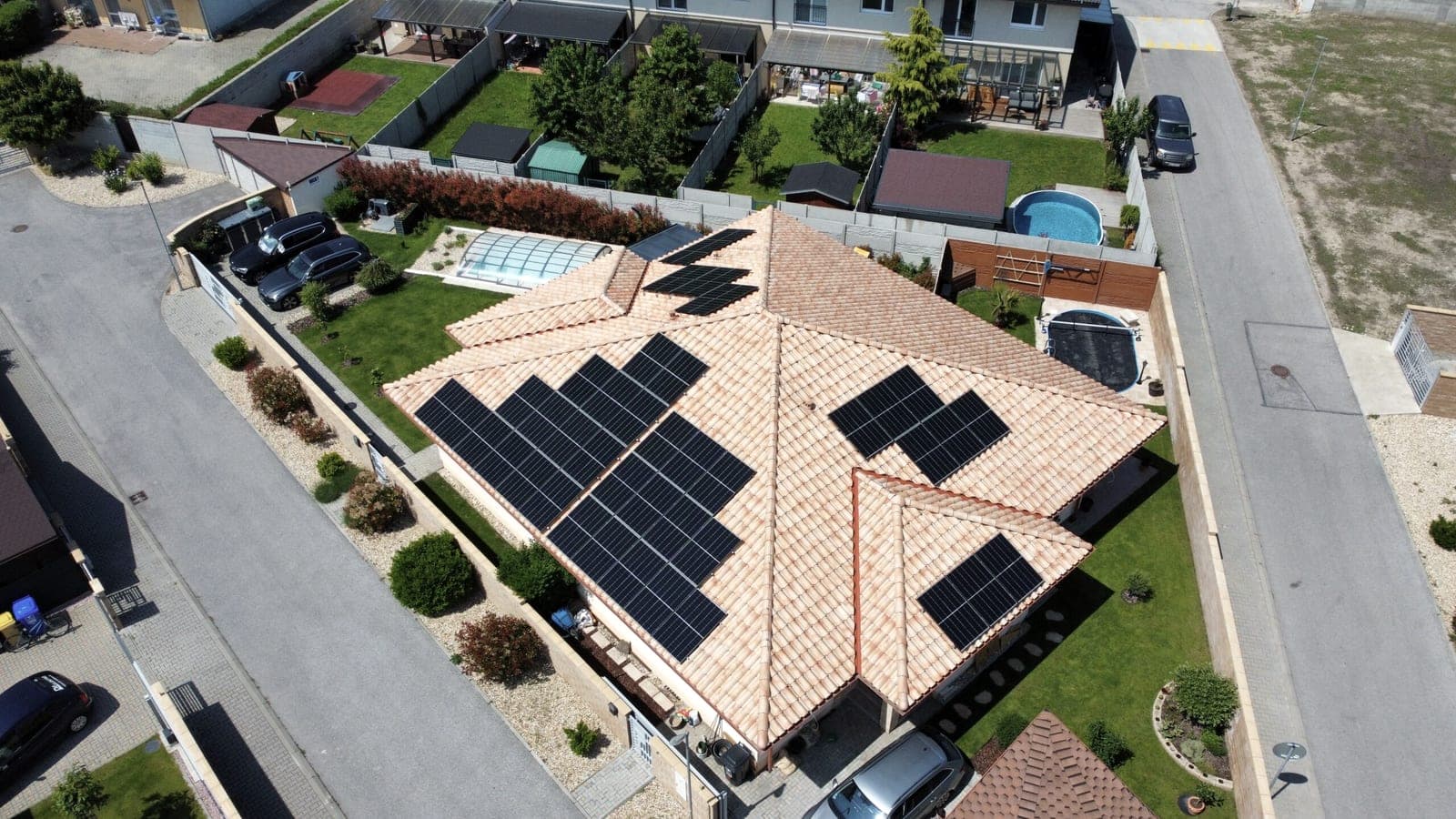 Rodinný dům Rovinka, Rovinka, 8,6 kWp (1/3)