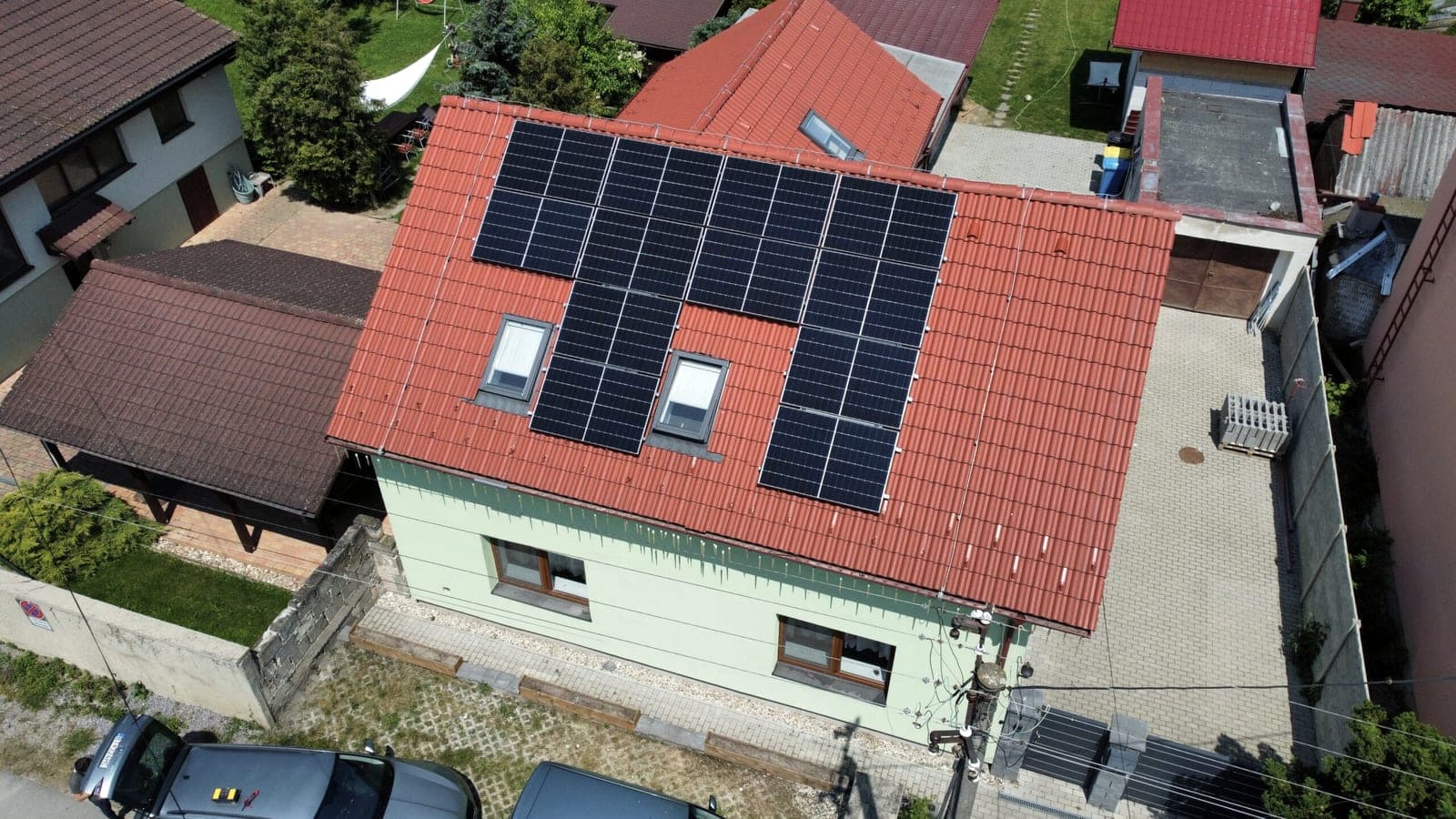 Rodinný dům Slovenský Grob, Slovenský Grob, 4,9 kWp (1/3)