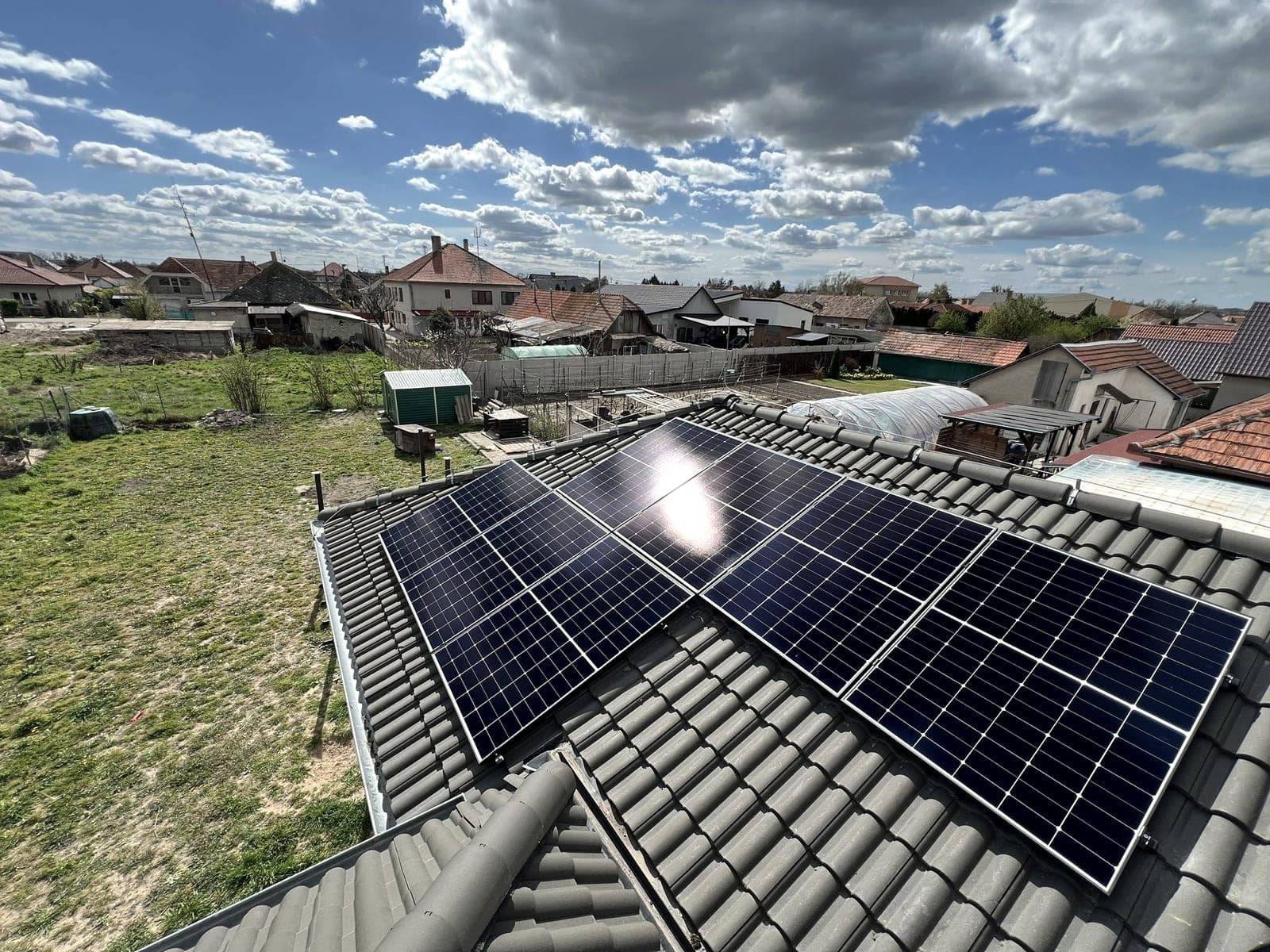 Rodinný dům Zlatná na Ostrove, Zlatná na Ostrove, 10,7 kWp (1/2)